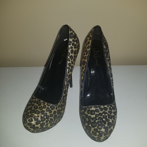 Shi by Journey Leopard Print Stilettos - Picture 5 of 7